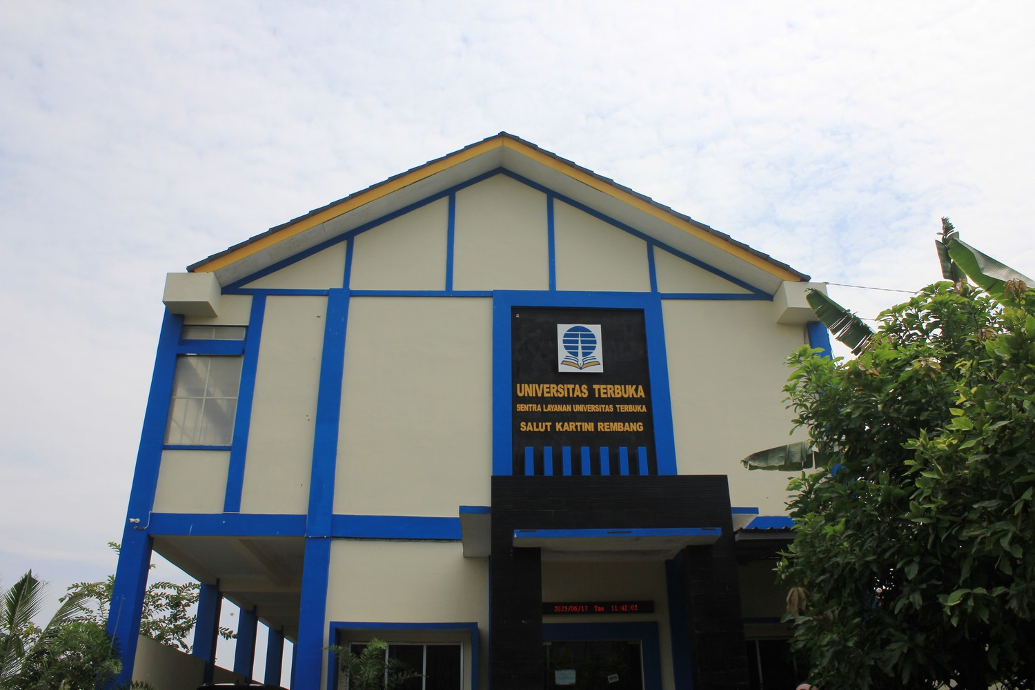 Dari 14 Mahasiswa Jadi 667: Perjalanan Perkembangan UT Rembang
