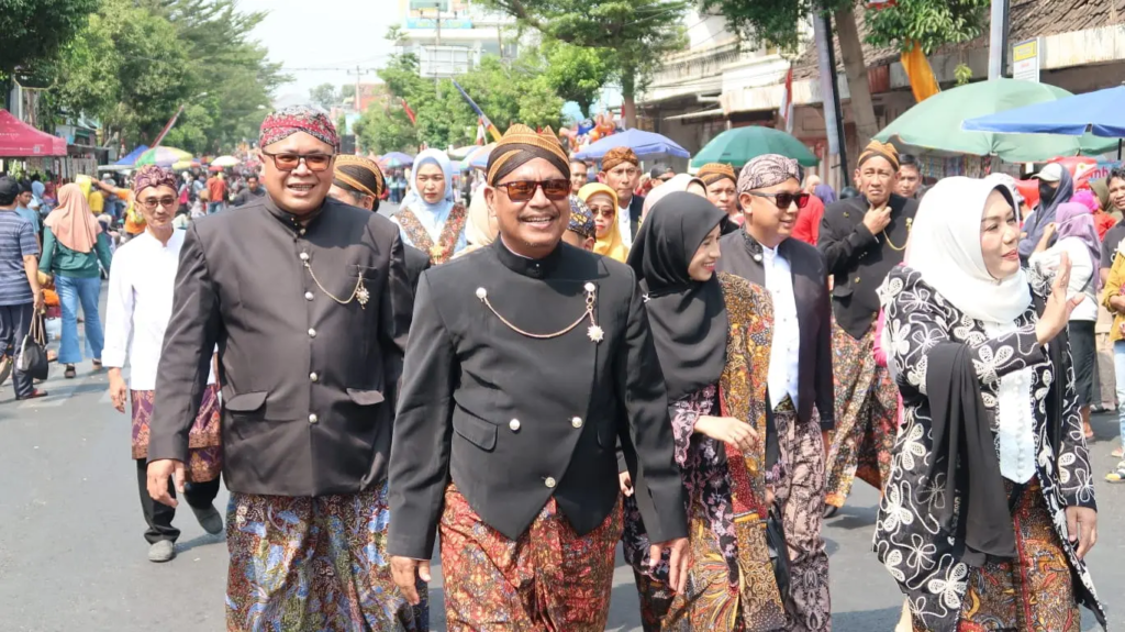 Karnaval Pembangunan HUT RI Ke-81 di Rembang Jadi Hiburan Gratis Warga